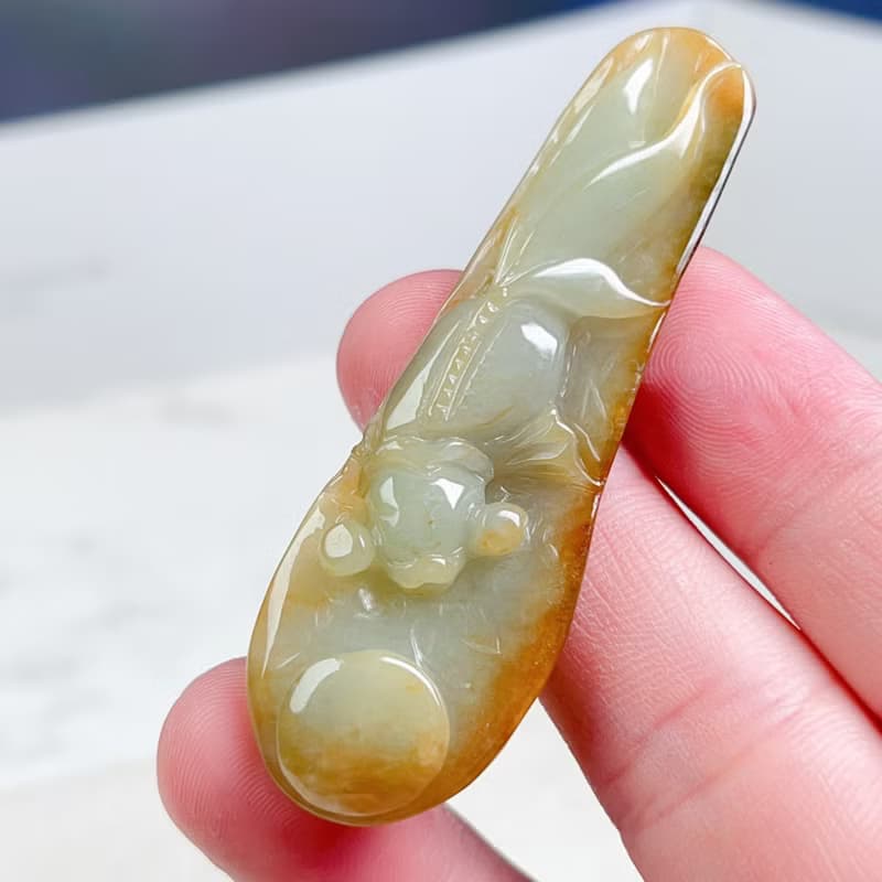 【金玉滿堂】三彩翡翠巧雕金魚 | 天然緬甸玉A貨翡翠 | 送禮