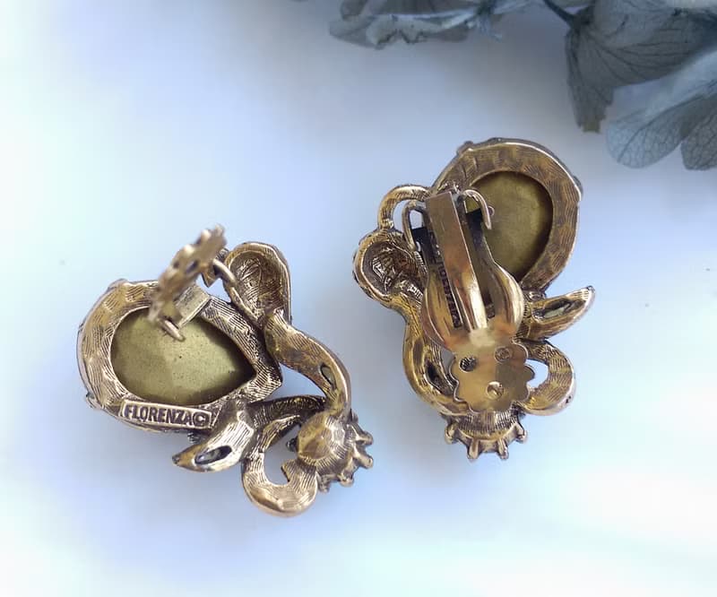Vintage Jewelry 西洋古董飾品 FLORENZA 水滴綠鑽 夾式耳環