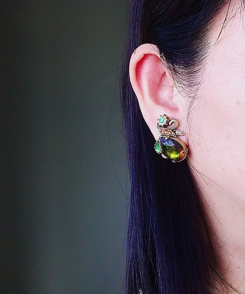Vintage Jewelry 西洋古董飾品 FLORENZA 水滴綠鑽 夾式耳環