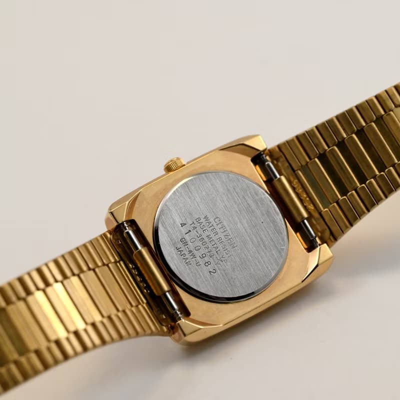 CITIZEN CQ 男性用腕時計 ユニセックス クォーツ ブラウン文字盤 ゴールド 27mm タンクシェイプ 手錶 古董錶 日本直送