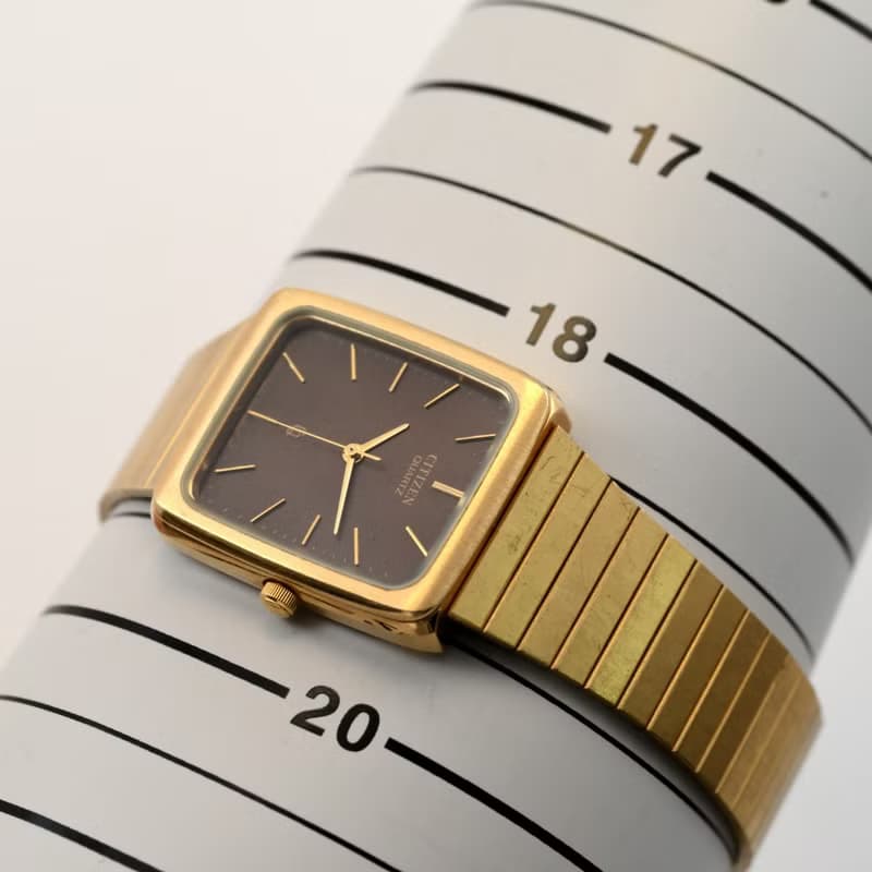 CITIZEN CQ 男性用腕時計 ユニセックス クォーツ ブラウン文字盤 ゴールド 27mm タンクシェイプ 手錶 古董錶 日本直送