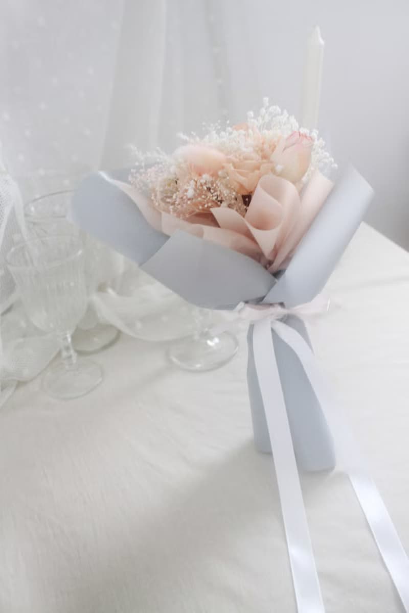 旋轉舞曲青春篇章・優雅裸粉永生玫瑰花束