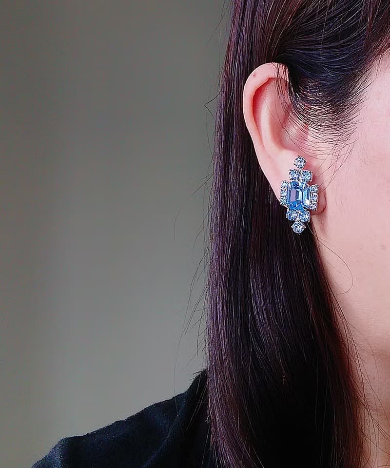 vintage jewelry  高雅氣質款淡藍萊茵 夾式耳環