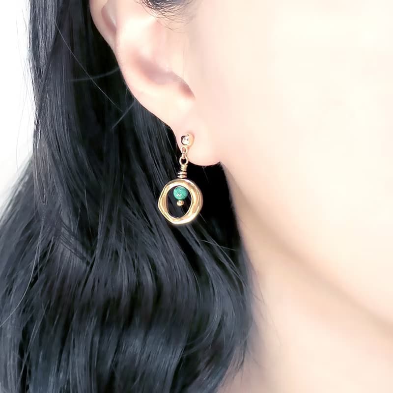 VIIART。小圈圈-孔雀綠。復古金孔雀石耳環-可改夾式