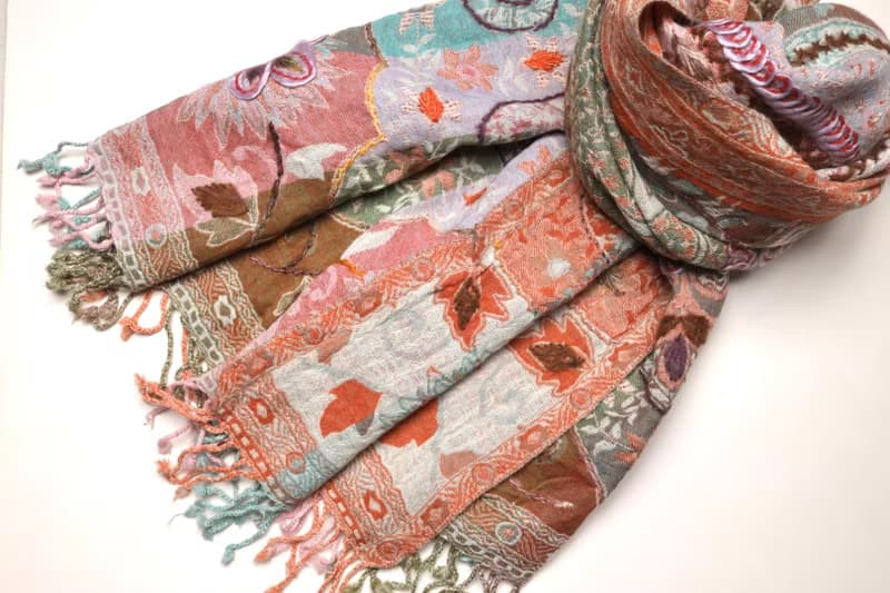 【畢業禮物】喀什米爾水煮羊毛手工刺繡圍巾披肩夢幻粉橘色馬卡