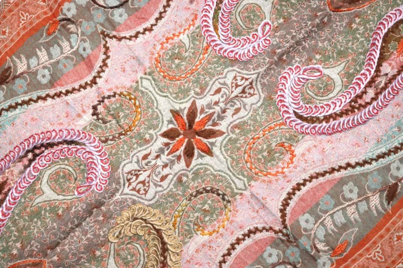 【畢業禮物】喀什米爾水煮羊毛手工刺繡圍巾披肩夢幻粉橘色馬卡
