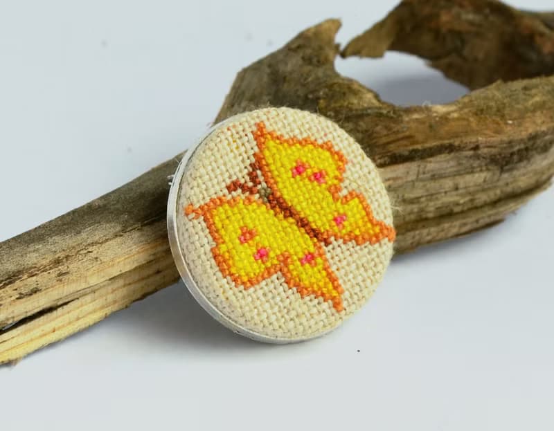 黃色蝴蝶刺繡胸針精緻自然首飾女用翅膀別針