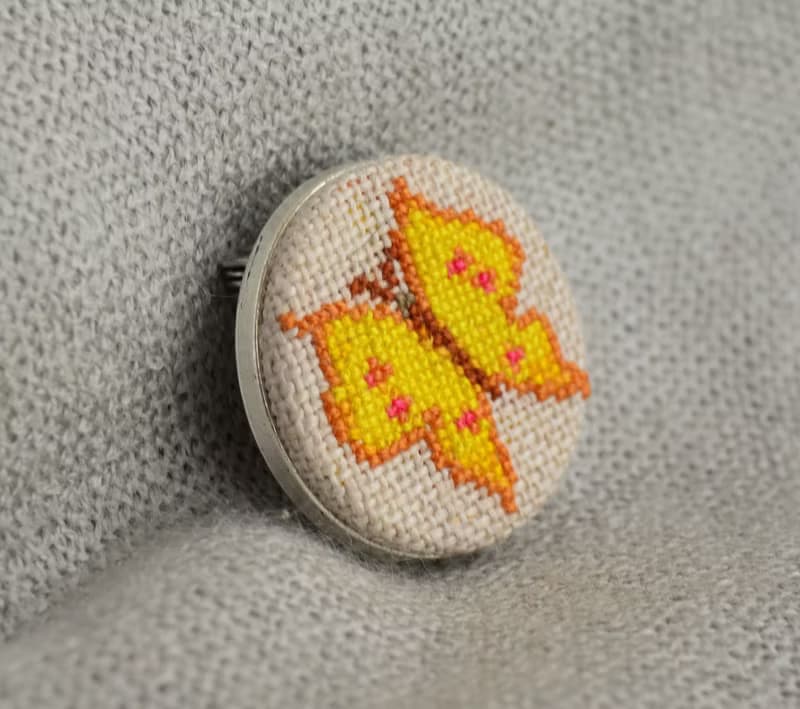 黃色蝴蝶刺繡胸針精緻自然首飾女用翅膀別針