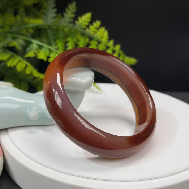優質 馬達加斯加漸變紅瑪瑙手鐲 58MM 冰潤千層海浪紋 熱情喜慶