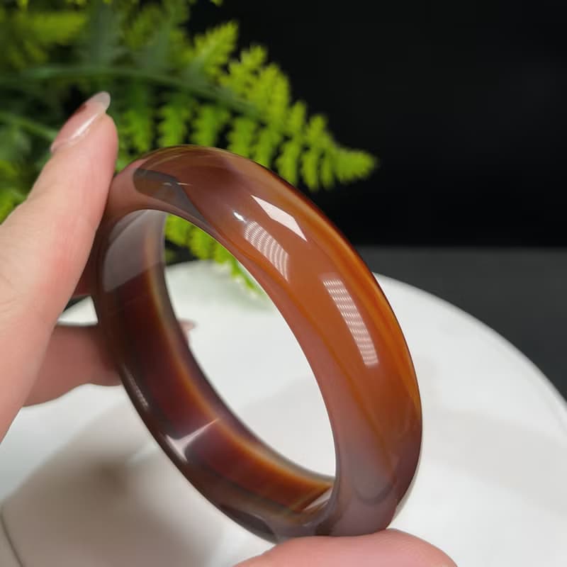 優質 馬達加斯加漸變紅瑪瑙手鐲 58MM 冰潤千層海浪紋 熱情喜慶