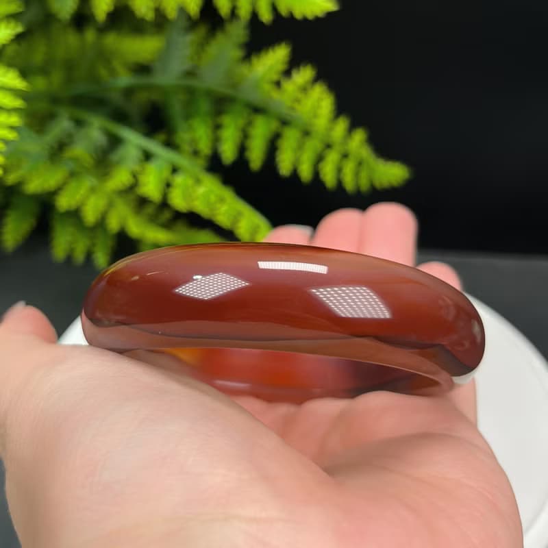 優質 馬達加斯加漸變紅瑪瑙手鐲 58MM 冰潤千層海浪紋 熱情喜慶
