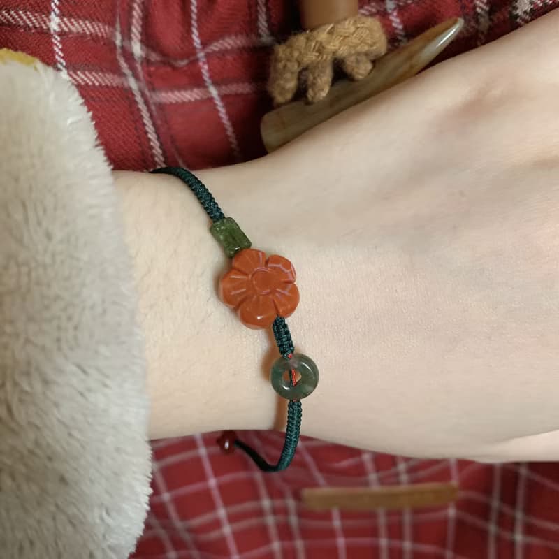 售完供欣賞 蓮間花。南紅雕刻花復古編織手繩 翡翠圈綠碧璽手鏈