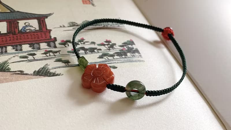 售完供欣賞 蓮間花。南紅雕刻花復古編織手繩 翡翠圈綠碧璽手鏈