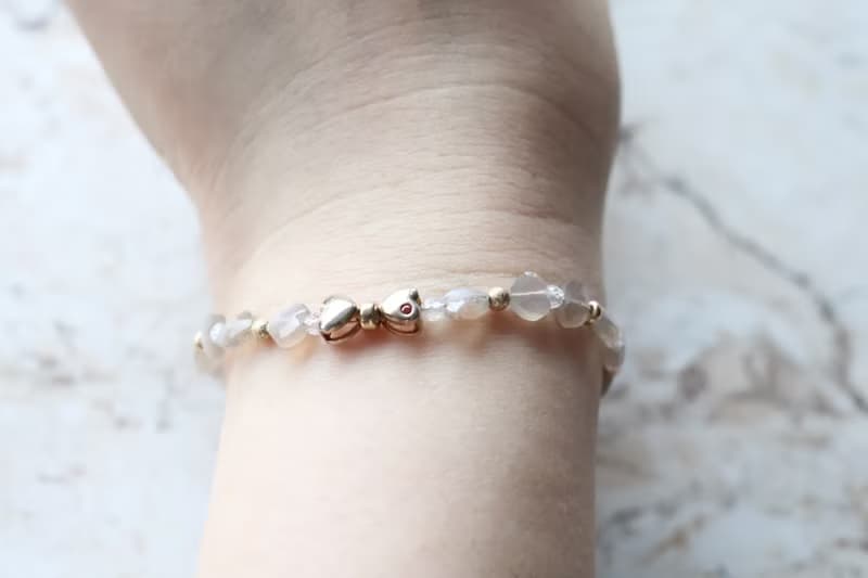 Journal-雙結之心 (銀光橙月光石)自留款蝴蝶結愛心925銀鍍金手鍊