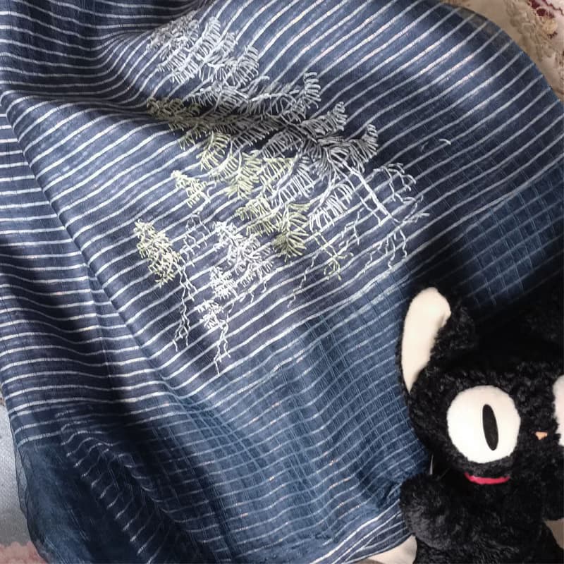免費手綉字母 手工刺繡百搭真絲羊毛長圍巾 - 午夜松樹林