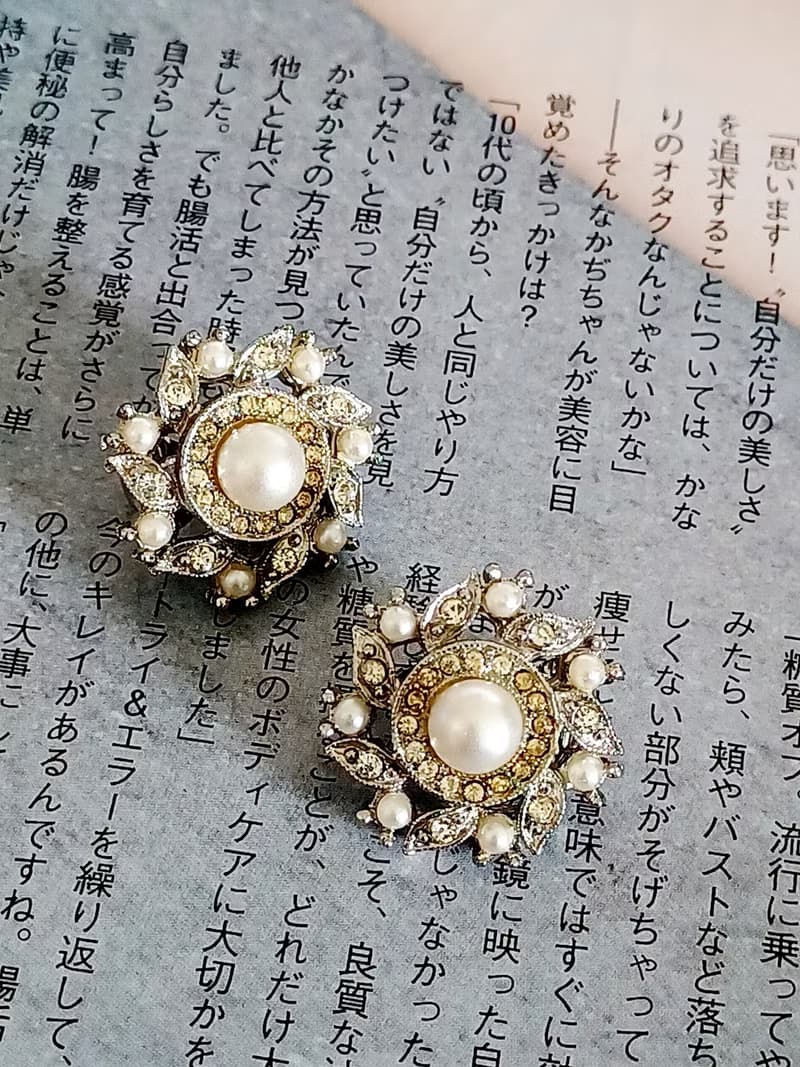 vintage jewelry  氣質珍珠萊茵花卉 夾式耳環