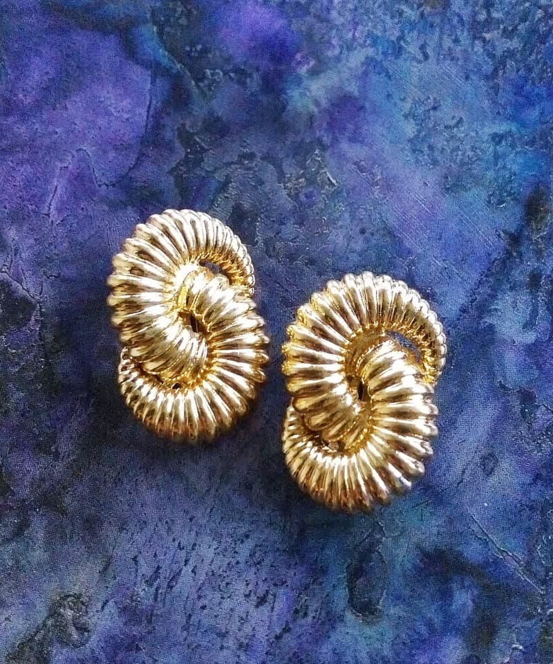 Vintage Jewelry 西洋古董飾品 金牛角 金屬流線 夾式耳環