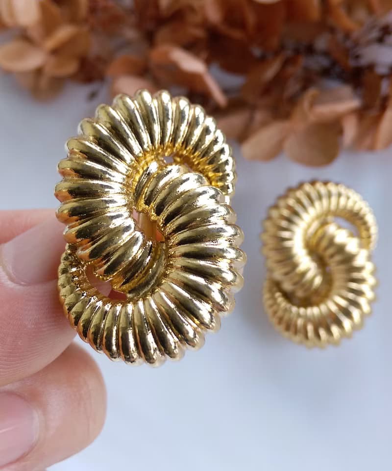 Vintage Jewelry 西洋古董飾品 金牛角 金屬流線 夾式耳環