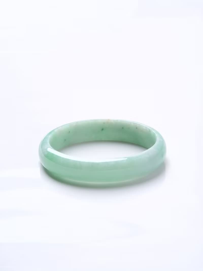 翠春光 | 糯冰種 / 果綠 / 貴妃鐲 / 手圍17.5 | 天然A貨翡翠玉鐲