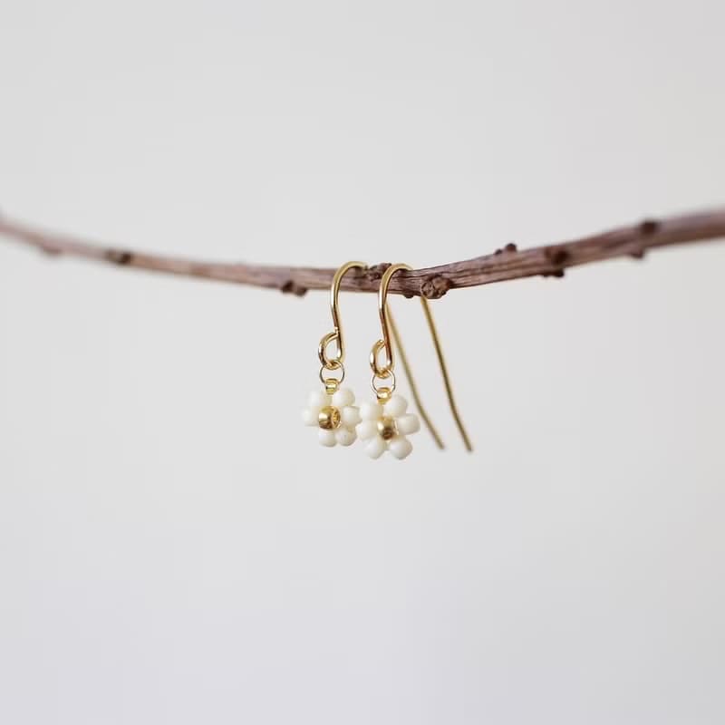 串珠耳飾_一朵小花/霧面珍珠白/beading earing