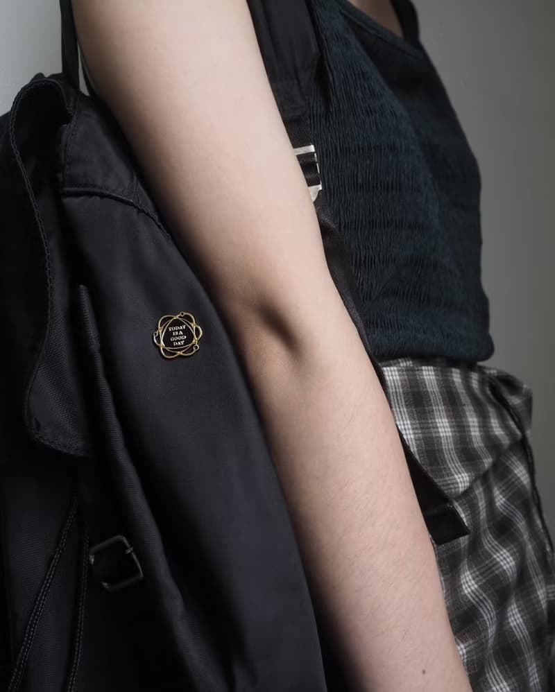 No.102 TODAY IS A GOOD DAY BROOCH 好日珐瑯胸針 - 黑色