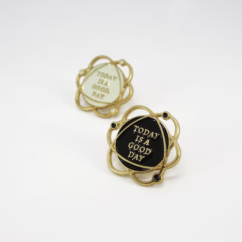 No.102 TODAY IS A GOOD DAY BROOCH 好日珐瑯胸針 - 黑色