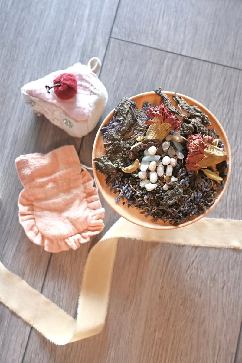 季春茶會點心盒 - 春河上月 X 月下花菓