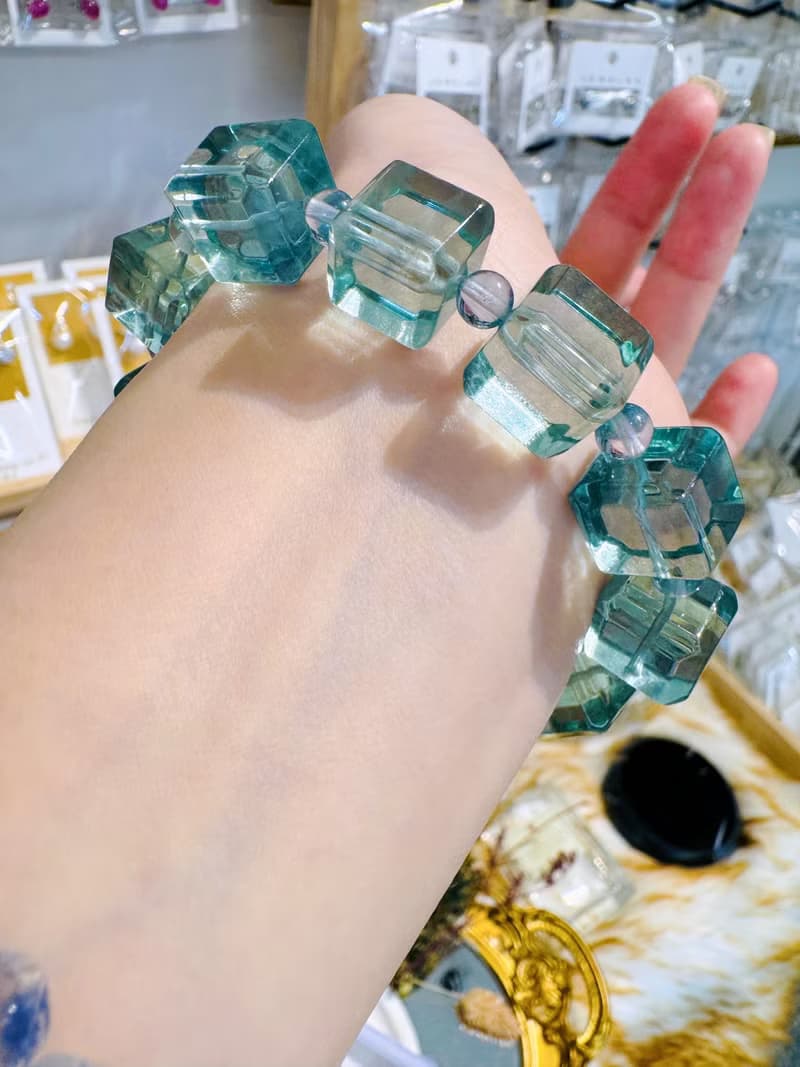 薄荷綠糖塊玻璃透螢石12.5mm62.7g水晶平衡身心靈舒緩壓力暖宮