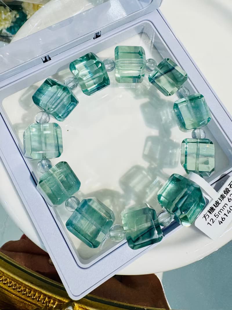 薄荷綠糖塊玻璃透螢石12.5mm62.7g水晶平衡身心靈舒緩壓力暖宮