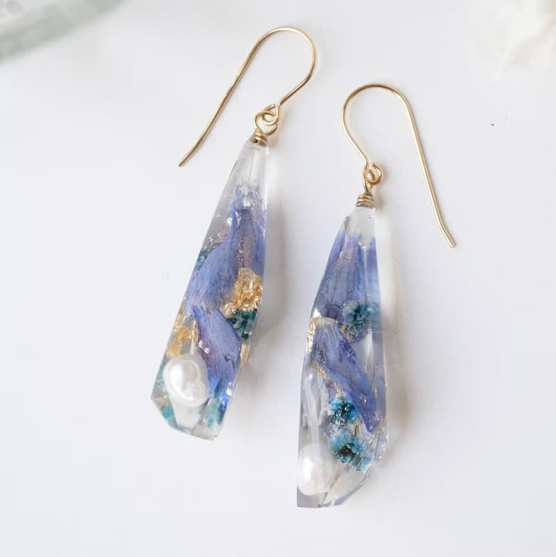【夏限定】デルフィニウムと淡水パールの鉱石風jewelryピアスorイヤリング