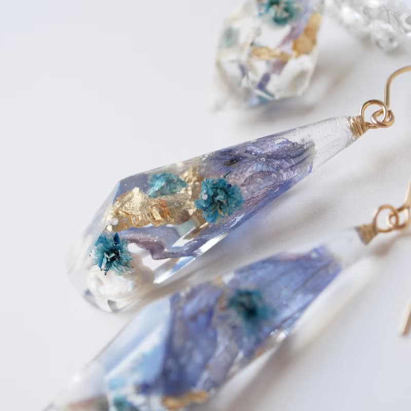 【夏限定】デルフィニウムと淡水パールの鉱石風jewelryピアスorイヤリング