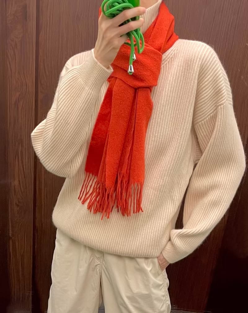 冬日小陽光猩紅色輕薄羔羊毛流蘇圍巾 現貨