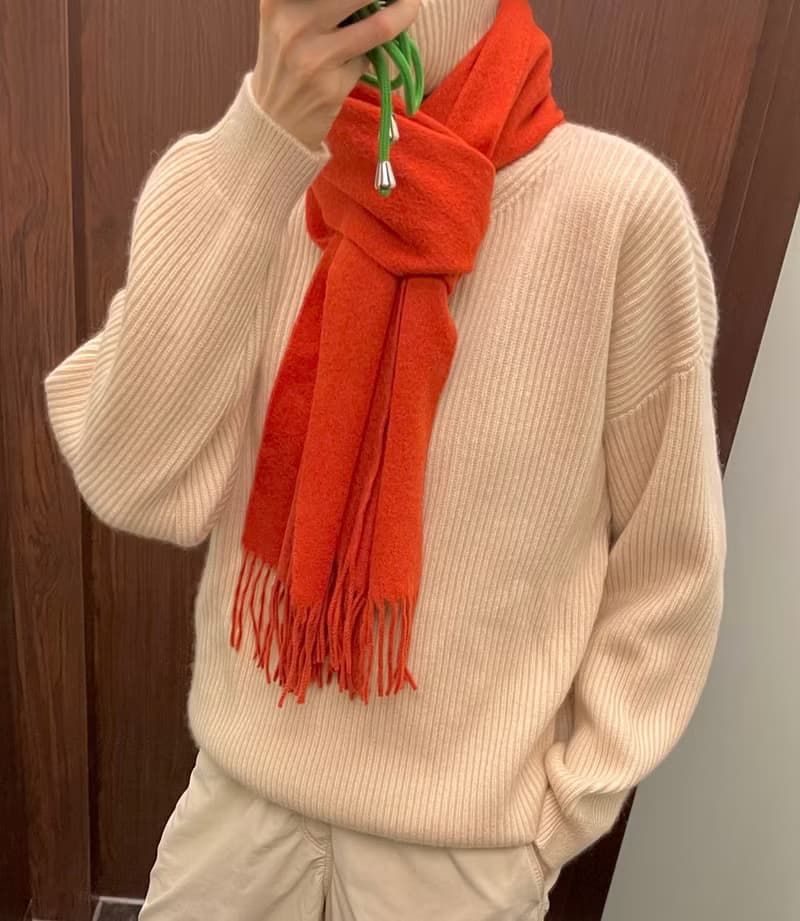 冬日小陽光猩紅色輕薄羔羊毛流蘇圍巾 現貨