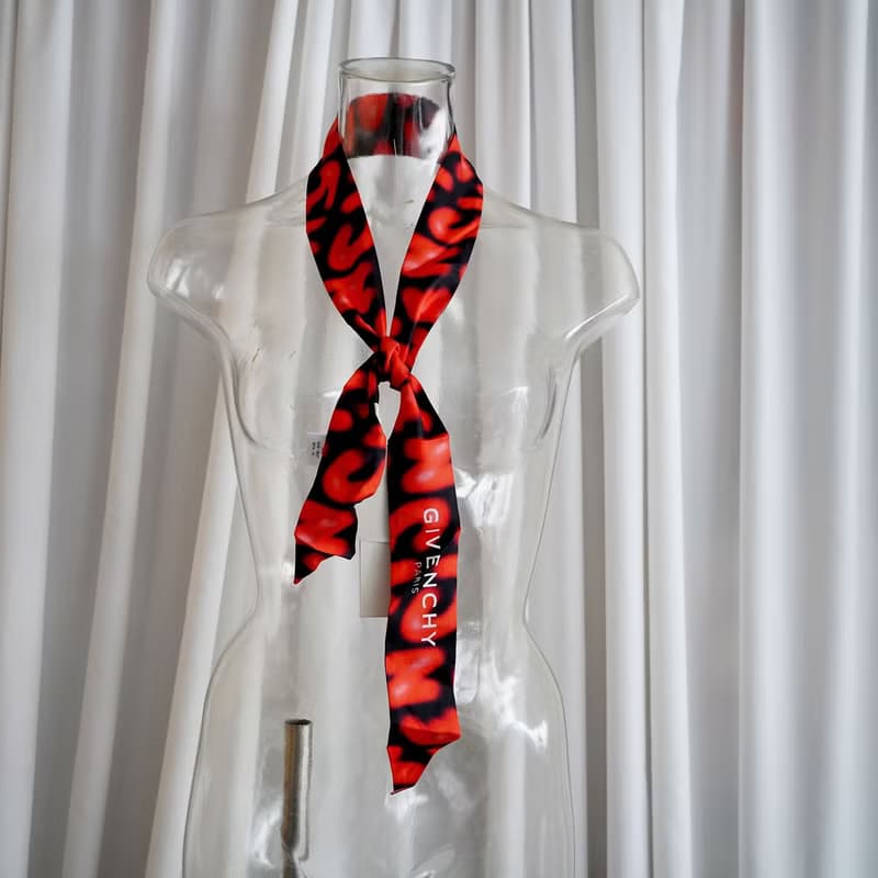 全新品 Givenchy 紅色泡泡心型真絲長領巾綑綁手袋柄專用裝飾絲巾