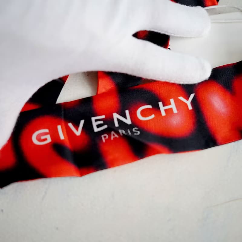全新品 Givenchy 紅色泡泡心型真絲長領巾綑綁手袋柄專用裝飾絲巾