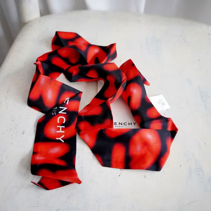 全新品 Givenchy 紅色泡泡心型真絲長領巾綑綁手袋柄專用裝飾絲巾