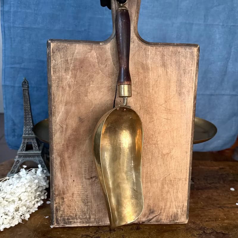 50726-迷人法國古董木柄黃銅大鏟