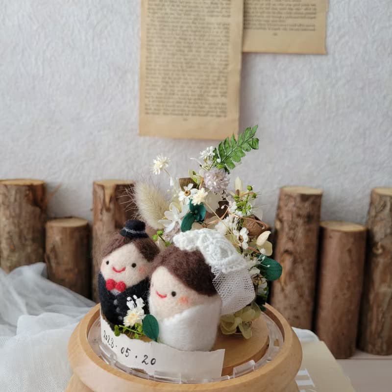 乾燥花藍牙喇叭 | 羊毛氈新郎新娘 : 森林綠_2025結婚禮物首選