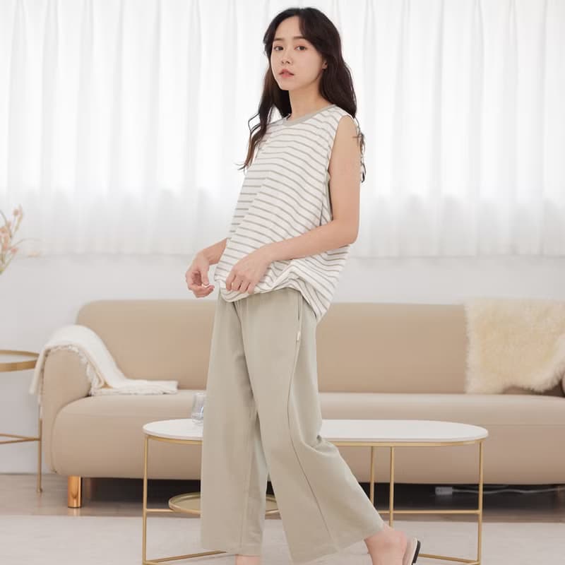 UMORFIL膠原蛋白氣球修身無袖上衣-共3色