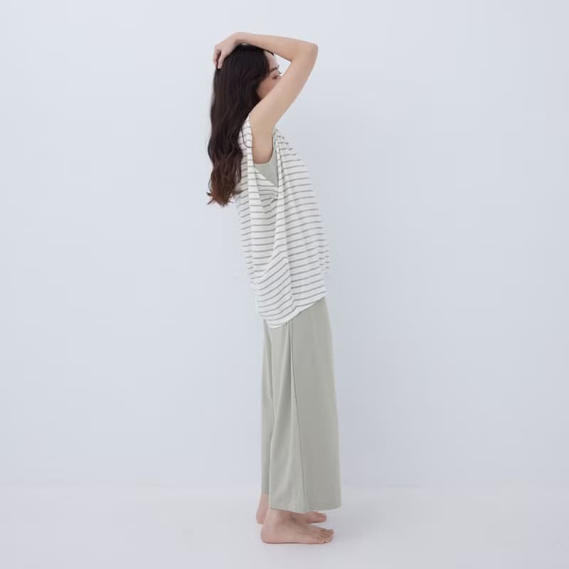 UMORFIL膠原蛋白氣球修身無袖上衣-共3色