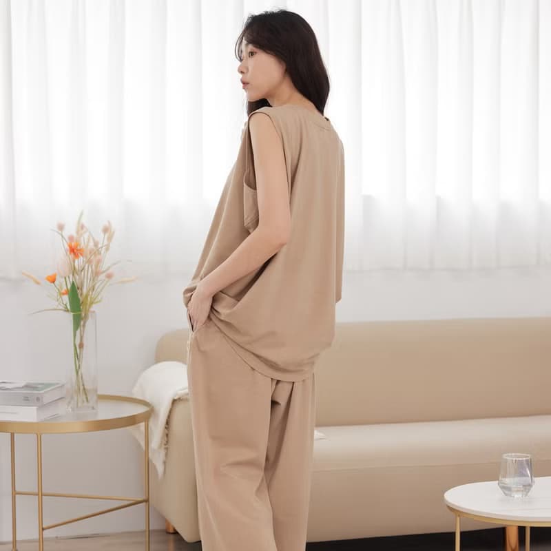 UMORFIL膠原蛋白氣球修身無袖上衣-共3色