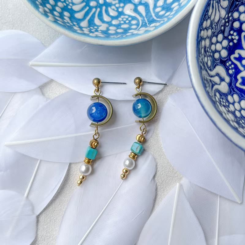 旅行系列-藍紋瑪瑙-幽藍半月-半寶石黃銅耳環