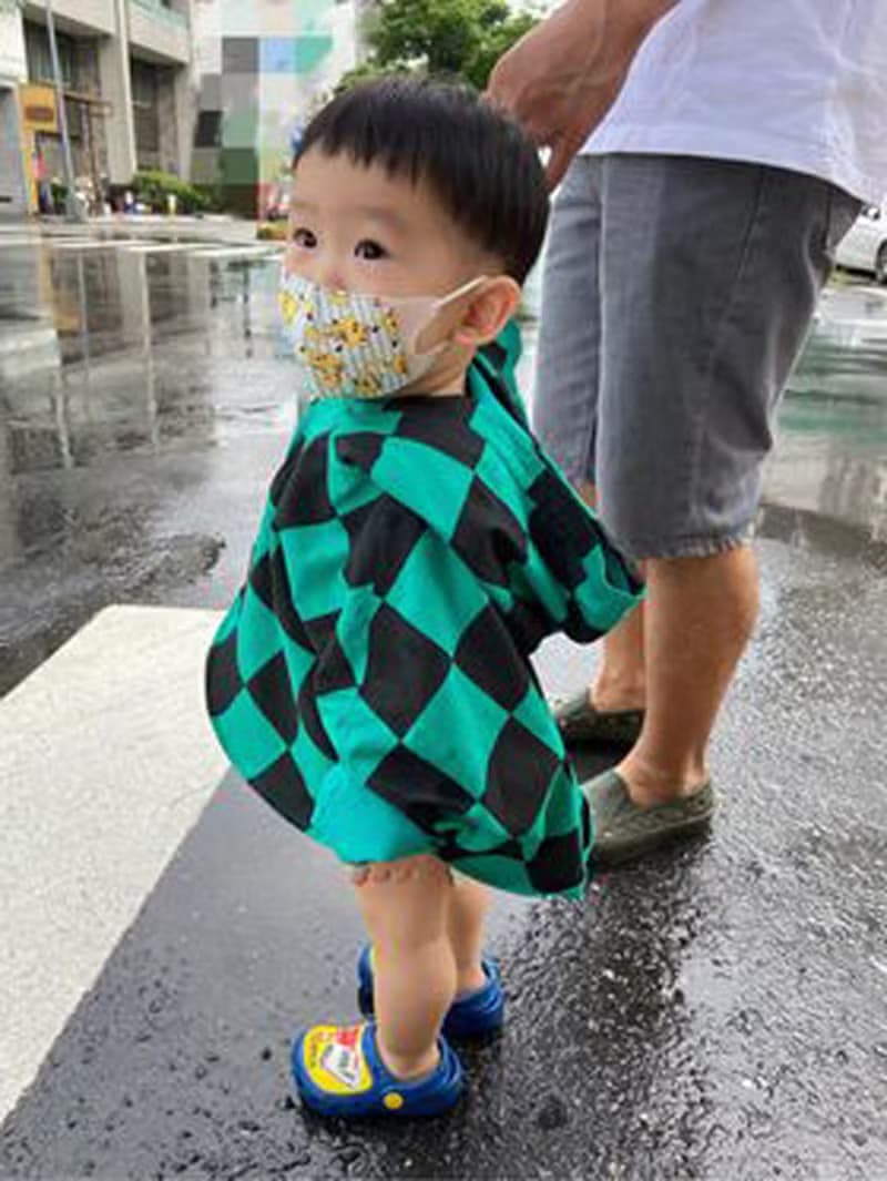 雙面斗篷(內裡改綠色)-手作 無毒 外套  嬰兒 童裝披風 嬰兒 禮盒