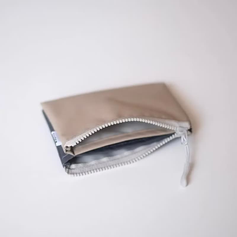 【2TONE mini wallet】3つの収納 軽量高機能ナイロン