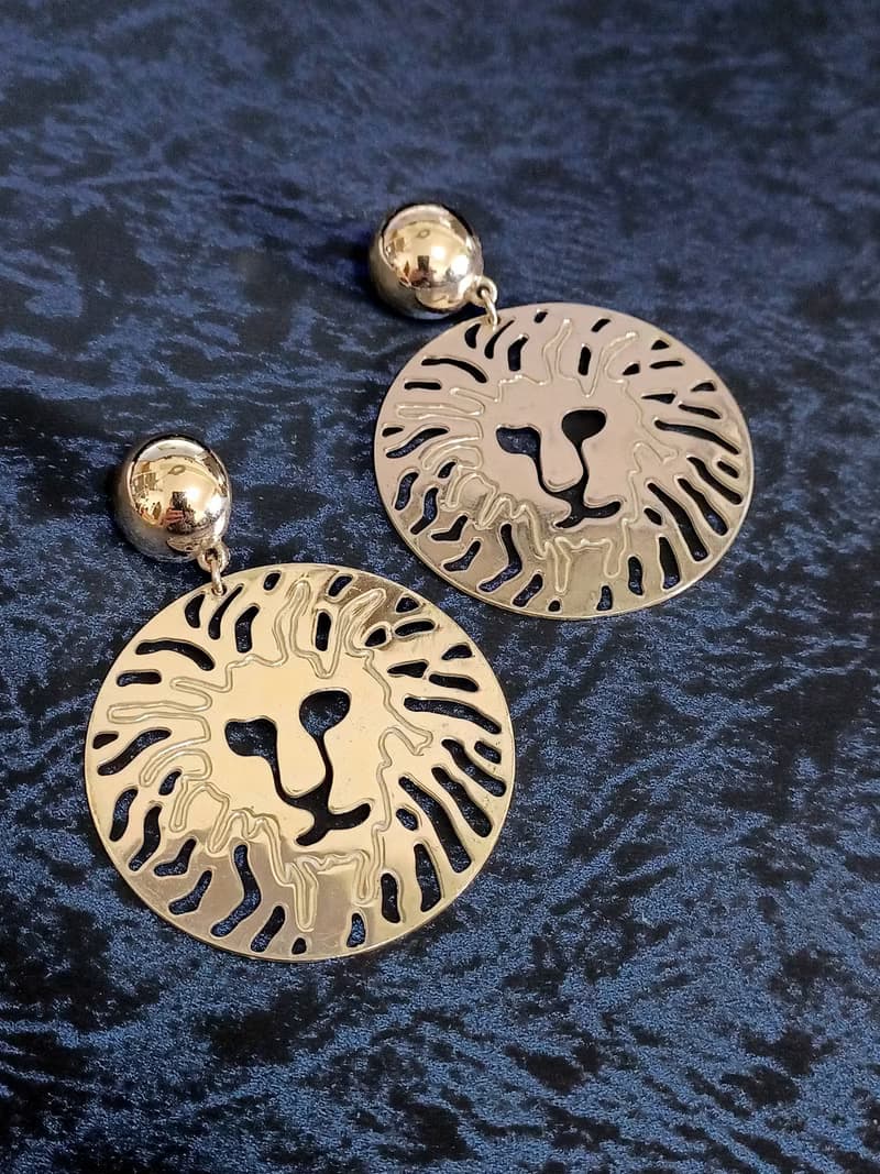 vintage jewelry  古董金屬簍空雄獅夾式耳環
