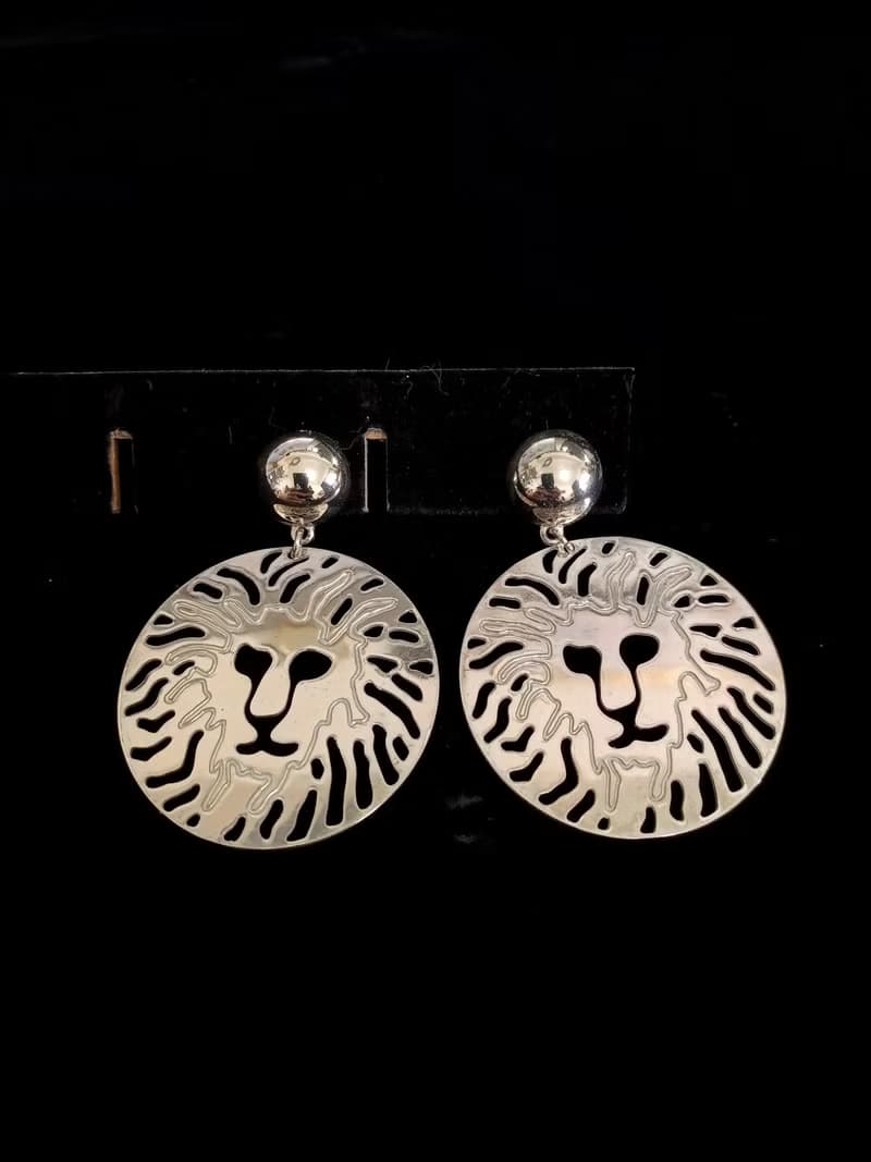 vintage jewelry  古董金屬簍空雄獅夾式耳環