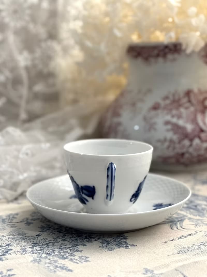 50220-絕美皇家哥本哈根Royal Copenhagen 8040藍花瓷杯碟組