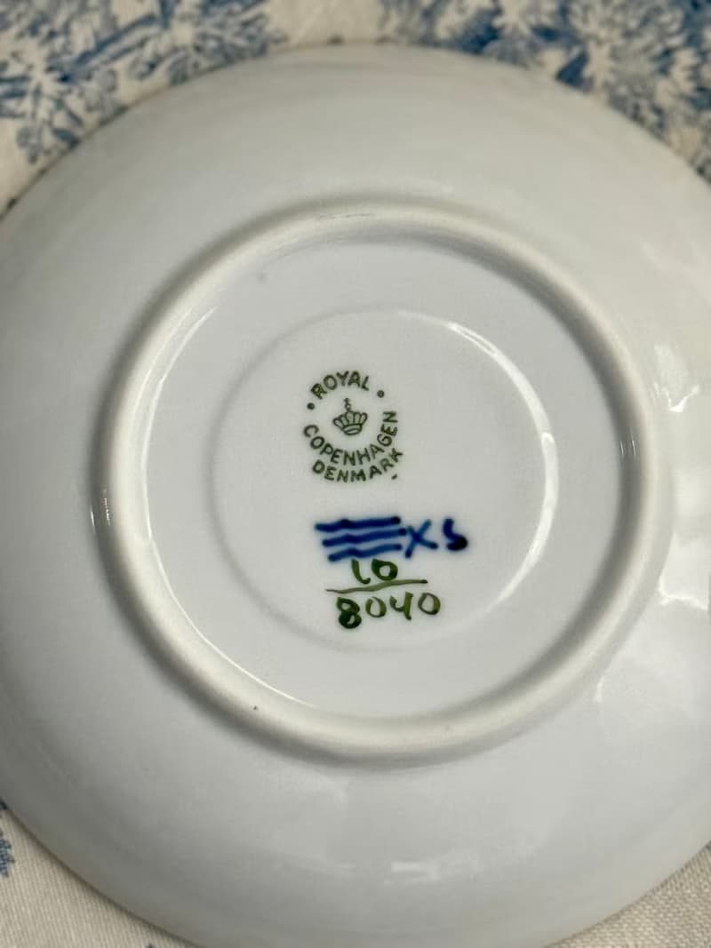 50220-絕美皇家哥本哈根Royal Copenhagen 8040藍花瓷杯碟組