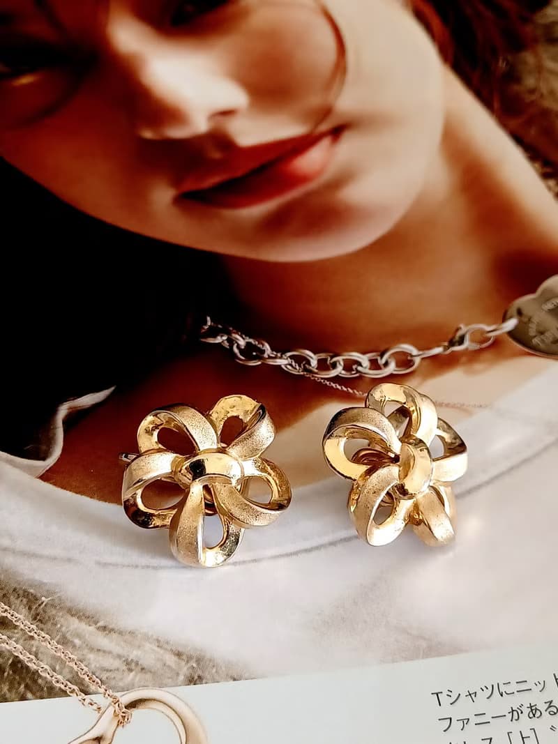 vintage jewelry Trifari 典雅金色花朵蝴蝶結 夾式耳環
