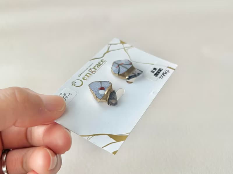 京焼　金継ぎ　ネジバネ式イヤリング　紫　絵付け　アイオライト　天然石　 伝統工芸　No.215